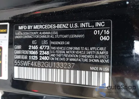2016 Mercedes-Benz C 300 4Matic z USA, uszkodzony, nr VIN 55SWF4KB2GU133237